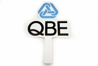 手持打卡牌5-QBE