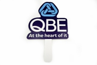手持打卡牌8-QBE